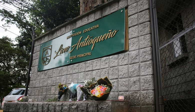 কলম্বিয়ায় স্কুলবাস বাস খাদে পড়ে নিহত ১৭