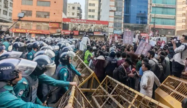 ‘মার্চ টু ইন্ডিয়ান হাইকমিশন’ কর্মসূচি পুলিশের বাধা