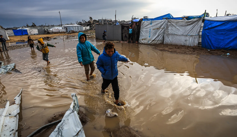 গাজায় ভারী বৃষ্টিপাতে ফিলিস্তিনিদের দুর্ভোগ চরমে