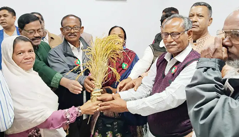 কুড়িগ্রামে আওয়ামী লীগ নেতাদের বিএনপিতে যোগদান, জেলাজুড়ে সমালোচনার ঝড়