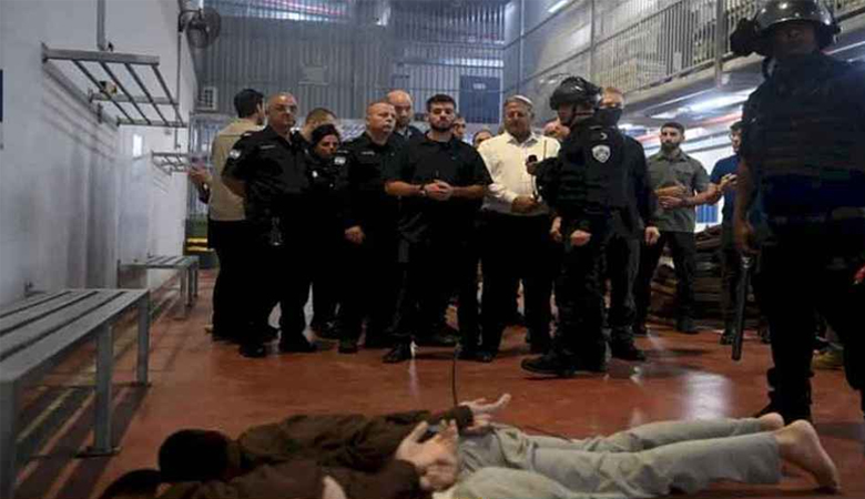 ইসরাইলের কারাগারে কুকুর লেলিয়ে পুরুষ ফিলিস্তিনিকে ধর্ষণ