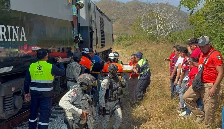 মেক্সিকোয় ট্রেন লাইনচ্যুত হয়ে নিহত ১৩