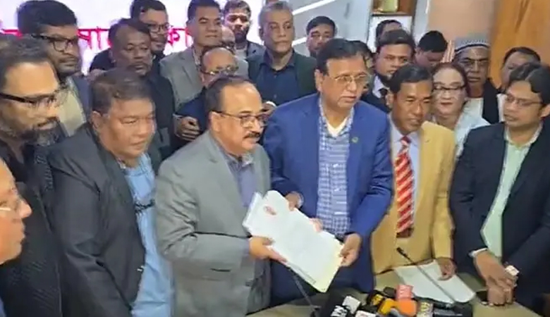 ঢাকা-১৭ আসনে তারেক রহমানের মনোনয়ন দাখিল