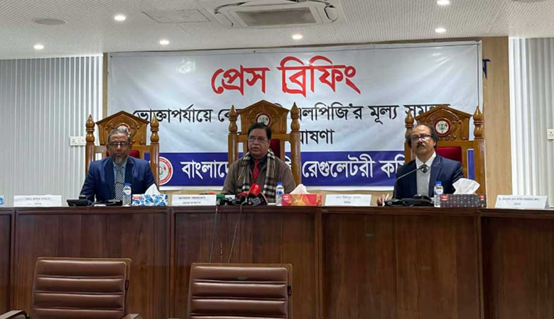 ভোক্তারা সরকারি মূল্যে এলপি গ্যাস কিনতে পারবেন, এ নিশ্চয়তা দিতে পারছি না