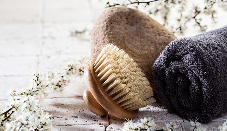 ত্বকের উজ্জ্বলতা বৃদ্ধিতে ড্রাই ব্রাশিং