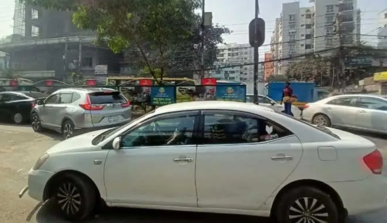 আল্টিমেটাম দিয়ে সড়ক ছাড়লেন অটোরিকশা চালকরা