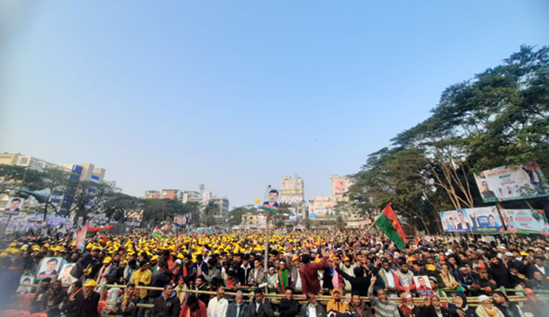 ‘এই মাঠে মাকে দেখছি দুইবার, এবার পুতরে দেখুম’