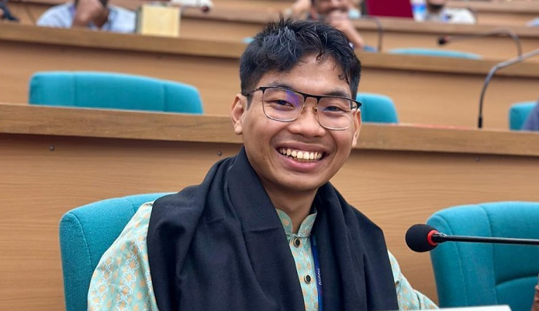 পদত্যাগের ঘোষণা দিলেন ডাকসু সদস্য সর্বমিত্র চাকমা