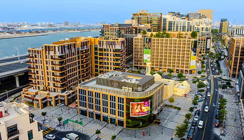 দুবাইয়ের স্বর্ণজেলায় তৈরি হচ্ছে বিশ্বের প্রথম ‘স্বর্ণের রাস্তা’