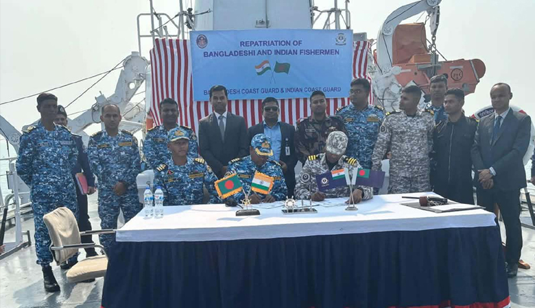 ভারতে আটক ১২৮ বাংলাদেশি মৎস্যজীবী দেশে ফিরলেন