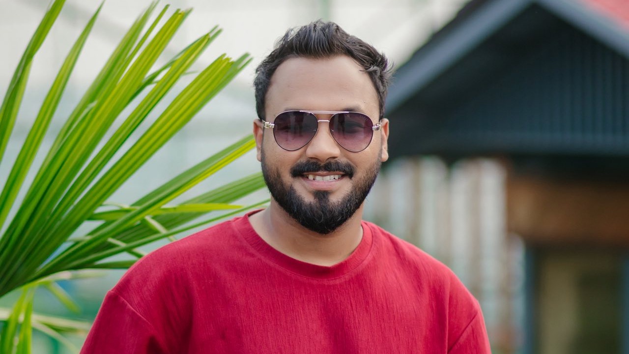 বাবা হলেন ‘ব্যাচেলর পয়েন্ট’ খ্যাত অভিনেতা পলাশ