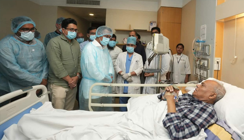 অসুস্থ রিজভীকে দেখতে হাসপাতালে তারেক রহমান