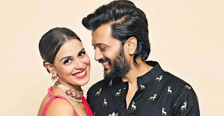 ২৪ বছরের প্রেম, তবুও মুগ্ধতা কাটেনি রিতেশ-জেনেলিয়ার