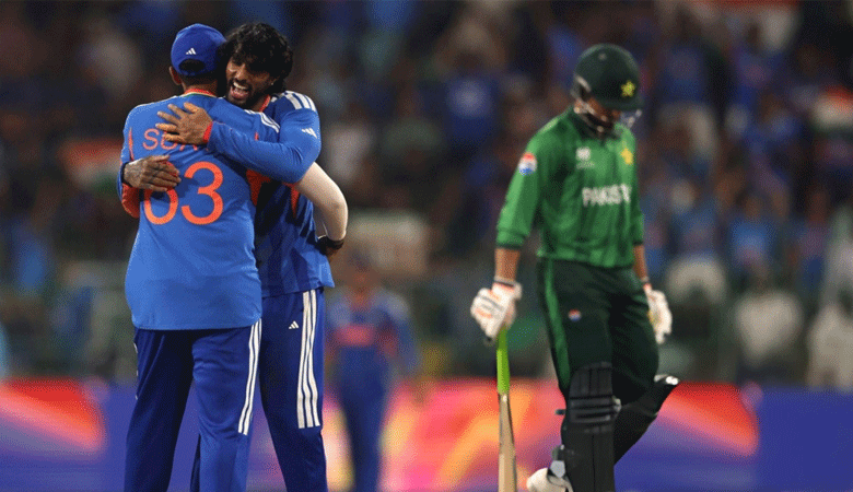 পাকিস্তানকে রেকর্ড ব্যবধানে হারিয়ে সুপার এইটে ভারত