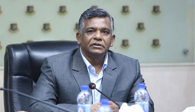 রাতেই দেশ ছাড়ার কথা জানালেন বিসিবি সভাপতি আমিনুল ইসলাম বুলবুল