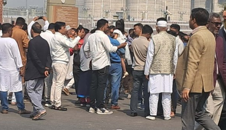 সংসদ এলাকায় উৎসবের আমেজ