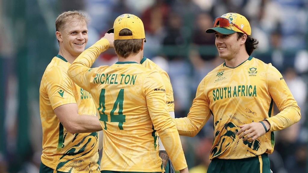 মাত্র ১৩ ওভারেই জয় তুলে নিলো দক্ষিণ আফ্রিকা