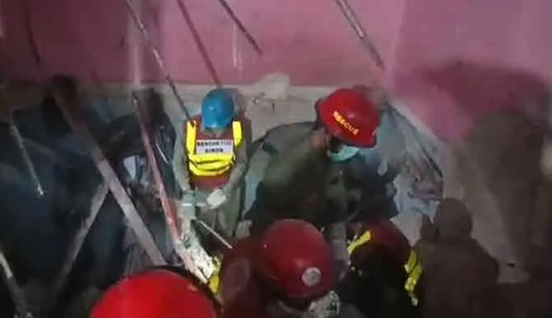 পাকিস্তানে আবাসিক ভবনে ভয়াবহ বিস্ফোরণে ১৩ জন নিহত