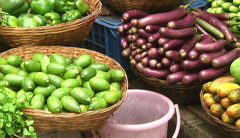 দাম কমছে লেবু-শসা-বেগুনের