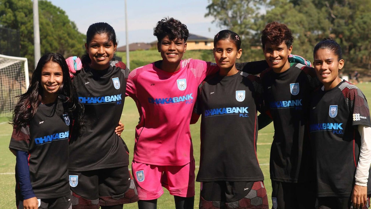 সিডনির গরম মানিয়ে নেওয়ার লড়াই আনিকার