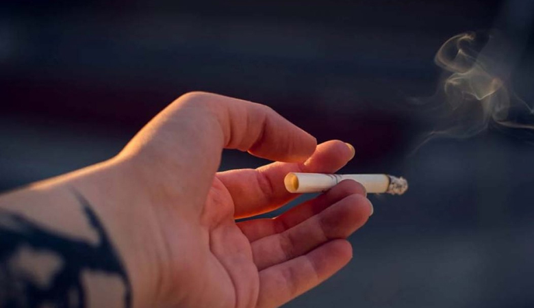 ইফতারের পরেই ধূমপান স্ট্রোকের ঝুঁকি বাড়ায়