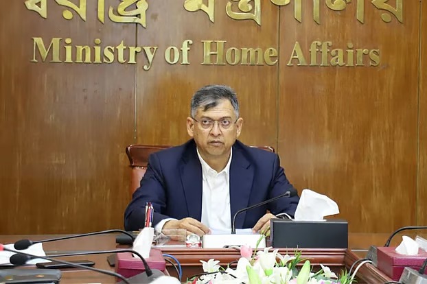 মামলা দিয়ে হয়রানির বিরুদ্ধে সতর্কতা স্বরাষ্ট্রমন্ত্রীর