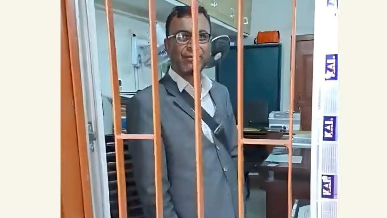 এলজিইডি কার্যালয়ে ঠিকাদারকে কক্ষে তালাবদ্ধ রাখার অভিযোগ