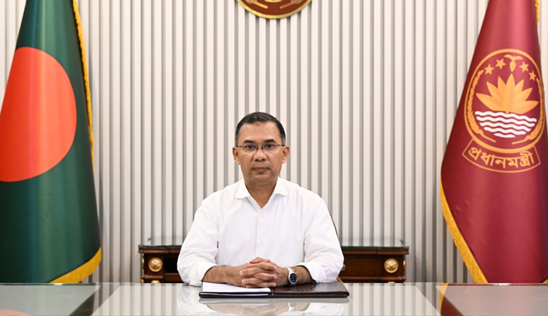 ছুটির দিনেও অফিস করছেন প্রধানমন্ত্রী