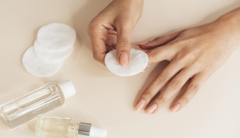 জেল নেইল পলিশ তুলবেন যে পদ্ধতিতে