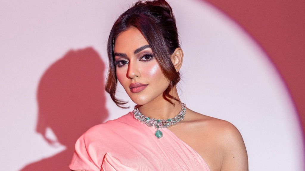 দুবাই যাত্রা স্থগিত, ইস্তাম্বুলে আতঙ্কিত নুসরাত ফারিয়া