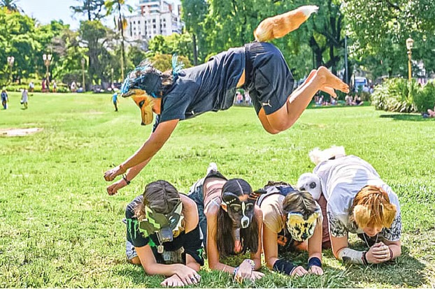 মানুষ হয়েও কেন তারা প্রাণীর মতো আচরণ করে?