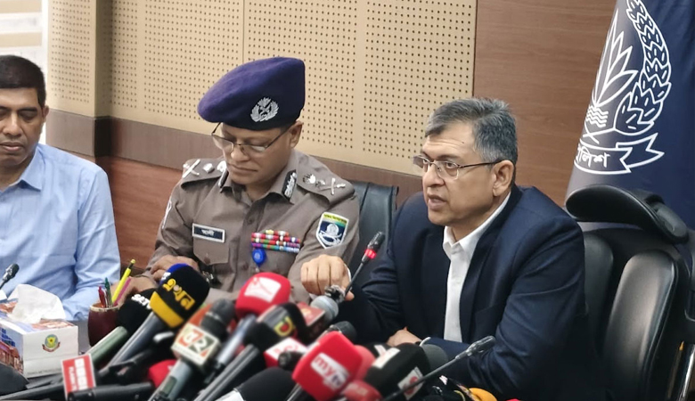 চাঁদাবাজ-অস্ত্রধারীদের তালিকা করে শিগগিরই সারাদেশে অভিযান: স্বরাষ্ট্রমন্ত্রী