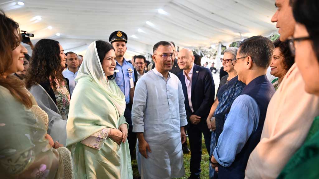 কূটনীতিকদের সঙ্গে প্রধানমন্ত্রীর ইফতার