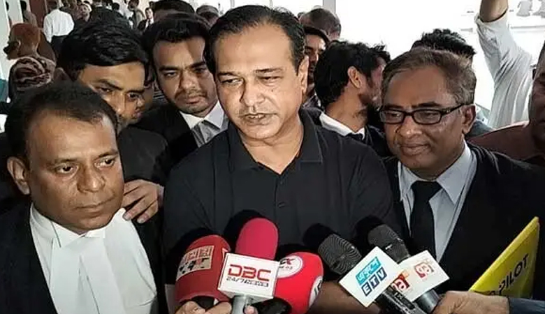 মদের মামলায় খালাস পেলেন আসিফ আকবর