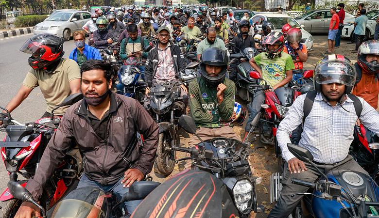 মোটরসাইকেল রাইড শেয়ার চালকদের জন্য বড় সুখবর