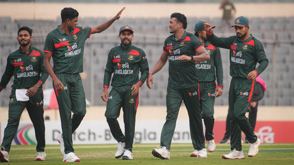 শেষের দুর্দান্ত বোলিংয়ে পাকিস্তানকে ২৭৪ রানে গুটিয়ে দিলো বাংলাদেশ