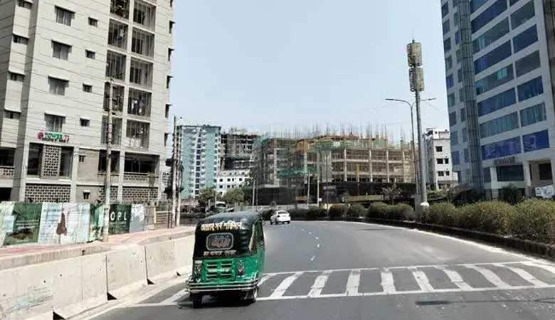 ৭ দিনের ঈদের ছুটি শুরু, অনেকটাই ফাঁকা ঢাকা