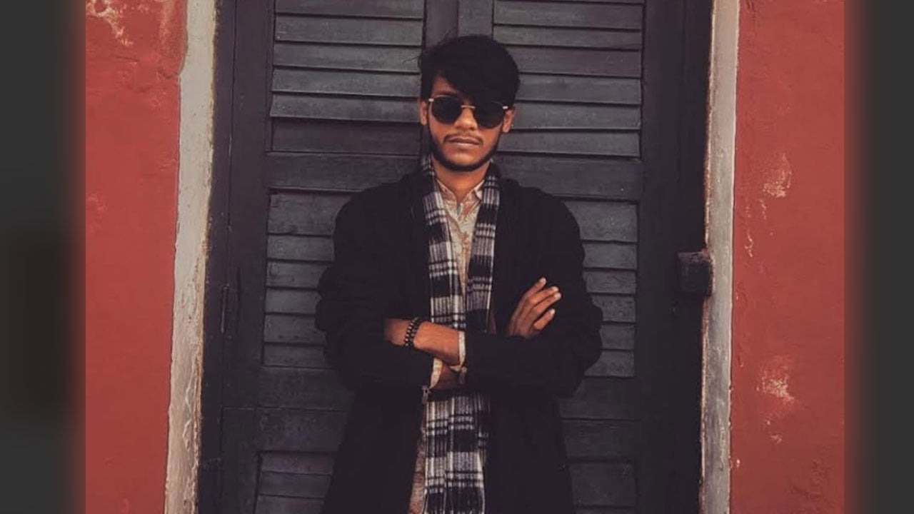 জাহাঙ্গীরনগর বিশ্ববিদ্যালয়ের হল থেকে শিক্ষার্থীর ঝুলন্ত মরদেহ উদ্ধার