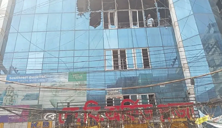 চট্টগ্রামে বহুতল ভবনে আগুনে প্রাণ গেলো দুইজনের