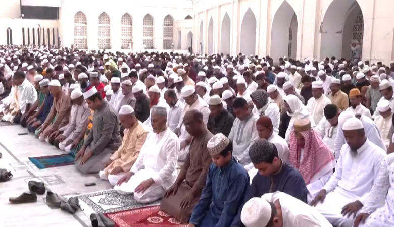 বায়তুল মোকাররমে ঈদের নামাজ শেষে জাতির কল্যাণে দোয়া