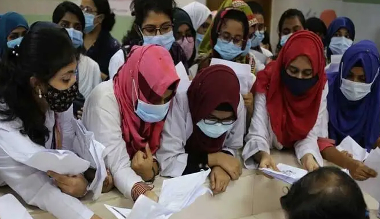 বেসরকারি মেডিকেল কলেজে ভর্তি শুরু, লাখ টাকা জমা বাধ্যতামূলক