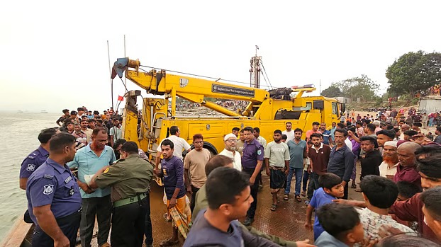দুজনের লাশ উদ্ধার, নিখোঁজ ৩৫, বৃষ্টিতে উদ্ধারকাজ ব্যাহত