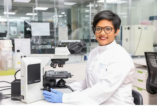 টিকার লড়াইয়ে স্বীকৃতি পেলেন বাংলাদেশি বিজ্ঞানী