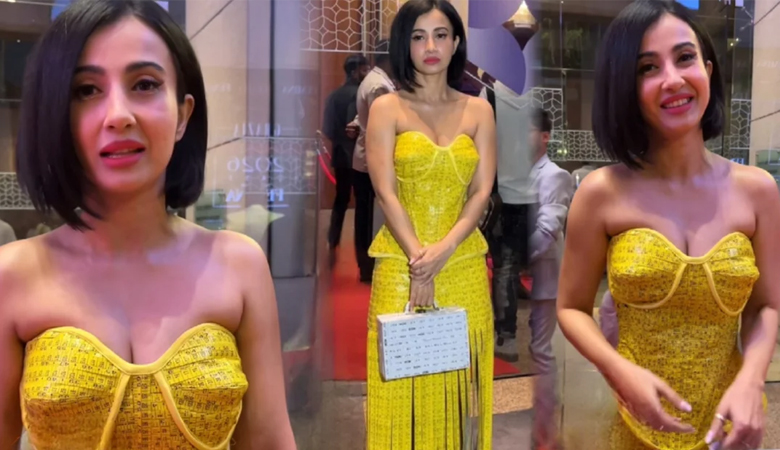 মেজারিং টেপ ড্রেসে মনামীর ভাইরাল লুক