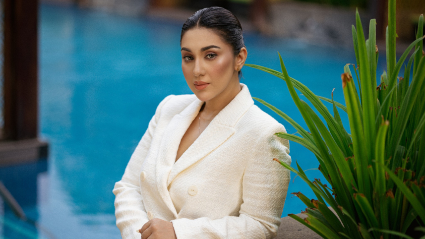 কক্সবাজার উৎসবে সেরা অভিনেত্রী অপু বিশ্বাস