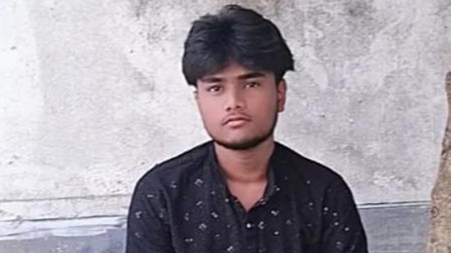 পদ্মা তলিয়ে গেলো স্কুলছাত্র আরাফাত হোসেন