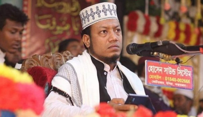 আমির হামজার বিরুদ্ধে ১০০ কোটি টাকার মানহানি মামলা