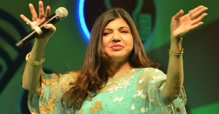 শ্রবণশক্তি হারিয়ে গান থেকে দূরে অলকা