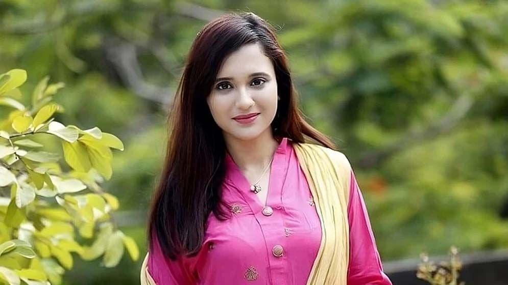 পর্দায় ‘চিত্রা‘র রাজত্ব, অভিভূত সাবিলা