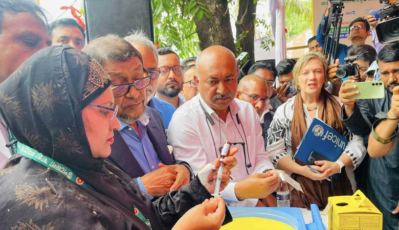 সারাদেশে ৩ মে থেকে হামের বিশেষ টিকাদান কর্মসূচি